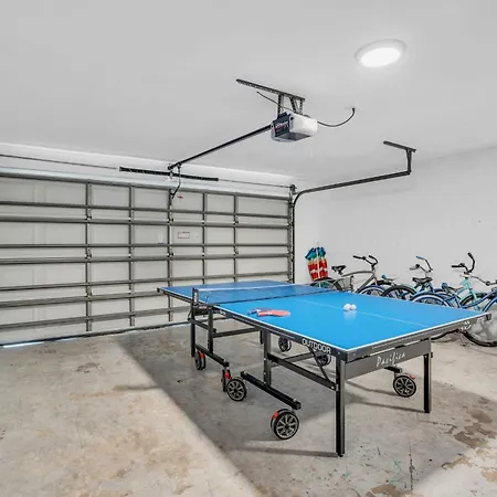 Salt Water Heated Pool Home With A Tiki Bar, A Garage Game Room And 4 Bikes Naples Exterior photo